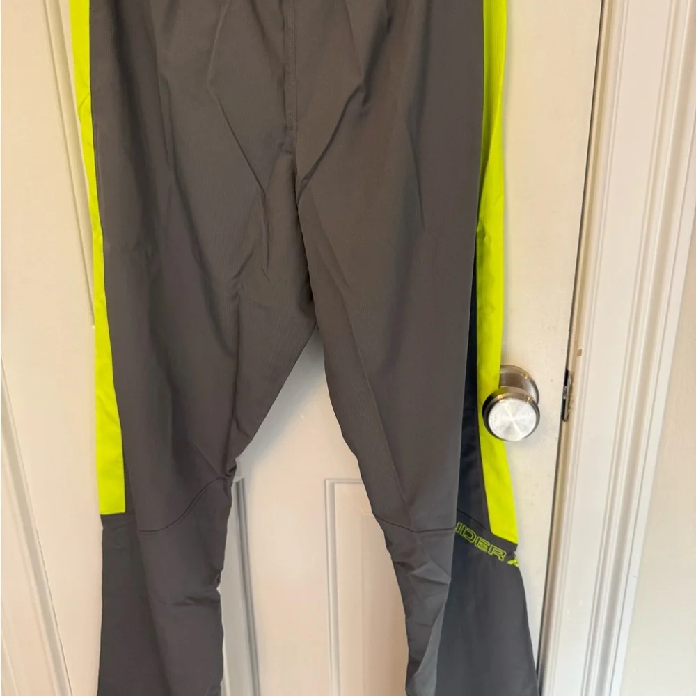 NWT Under Armour AllSeasonGear in Gray and Yellow